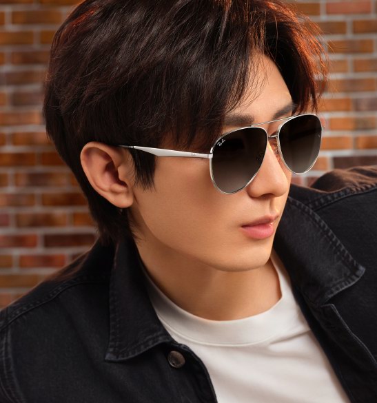 RAY-BAN雷朋发布全新品牌活动 中国品牌代言人成毅#本色出圈#释义春夏新品